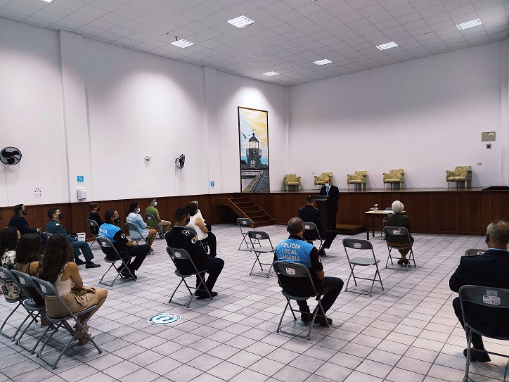 Vista general del salón donde se celebró el acto de tona de posesión del nuevo oficial.